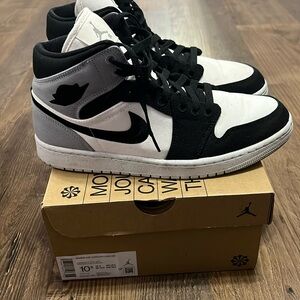 Women’s Air Jordan 1 Mid SE